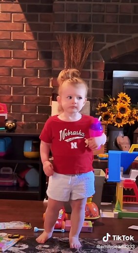 She couldn’t find her milk 😂😂 when she realizes it was in her hand the whole time 🤣#toddlersoftiktok #toddlerbrain #hilarious #likemotherlikedaughter