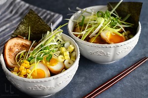 Ramen cu miso - rețetă video de supă ramen japoneză