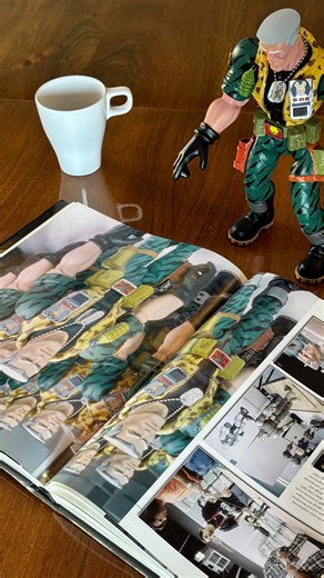 BETO | Small Soldiers Fan | Custom Action Figures on Instagram: "For over thirty years, Stan Winston and his team shaped the visual language of modern cinema — from The Terminator to Aliens and Predator, the dinosaurs of Jurassic Park, the poetry of Edward Scissorhands, and of course Small Soldiers. First released in 2006, The Winston Effect opens the doors of Stan Winston Studios, revealing sketches, production art, and archival photographs that trace the creative process behind some of the mos