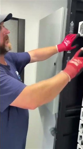 Inside a Commercial Battery Energy Storage System | Grid Titans