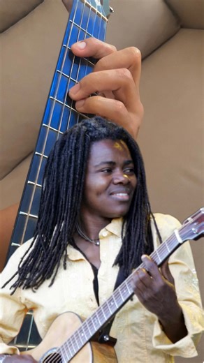 213K views · 3K reactions | Acoustic guitar lesson - Tracy Chapman #fblifestyle | Acoustic violão solo | Facebook