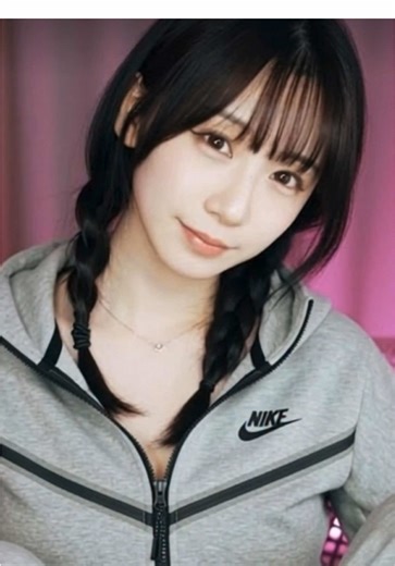 Tech Fleece Windrunner jacket! It's super lightweight. Perfect for fall—you can wear it to the gym or just out and about. The quality is amazing, and the tracksuit is super comfy from TikTok shop. #vlog #fyp #tiktokshop #tracksuit #Nike