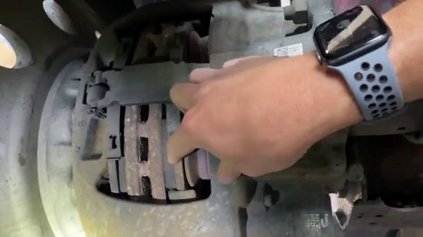 Air Disc Brakes Inspection