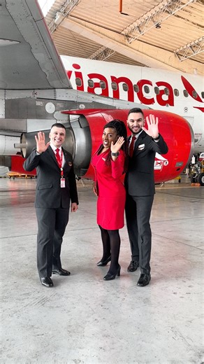 avianca | Ni el guion más ensayado le gana a una buena risa. 🎬✨ Así vivimos el lado más humano de nuestro equipo este #diadelosinocentes. #avianca... | Instagram