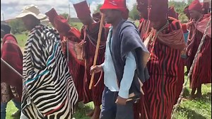 Imvumane Amahlubi wearing iButho Elibomvu blanket | Makoloane a Sterkspruit - Videos