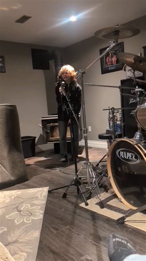 So many of you have seen the video of Maya up on that stage in Tumbler Ridge, singing Livin' on a Prayer by @jonbonjovi back in 2025… but what you didn’t see were the hours behind it.The car rides with the song on repeat.The little “studio sessions” at home.Her cleaning her room, singing at the top of her lungs like she was already on stage.That’s who Maya is.Motivated. Determined. And, if we’re being honest… a little stubborn in the best way. The kind of girl you can always count on, the kind o