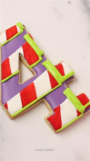114K views · 683 reactions | Buzz Lightyear cookies for a special birthday order! #cookies #pipingtechniques #icingcookies #royalicingcookies #decoratedcookies #buzzlightyear #toystory | SweetAmbs | Facebook