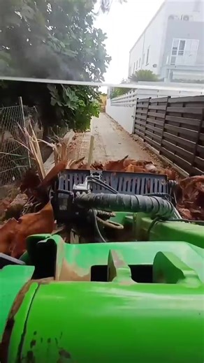 5K views · 62 reactions | #AvantInAction in Cyprus by Nick scrap and mini digger - Saturday night energy! How’s your evening going? #AvantInAction #AvantCyprus #AvantLoader #CompactLoader #AvantTecno #SaturdayVibes #WeekendEnergy #LoaderLife #WorkSmart #AvantTeam | Avant Tecno | Facebook