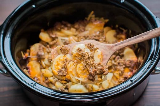 Slow Cooker Beef and Potato Au Gratin
