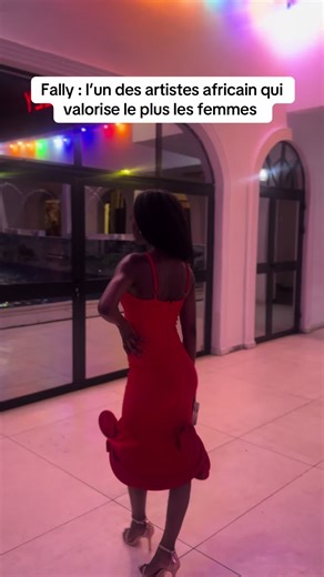 Je n’aime pas les concerts ni la foule mais j’aime l’Afrique ! Fally a rempli le stade de France , il mérite d’être célébré👌🏾 je le célèbre encore plus car c’est un des artistes africains qui célèbre le plus la femme africaine. Congolaisement fière 🇨🇩Africainement heureuse ❤️