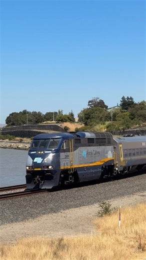 Andrew on Instagram: "Why most US passenger trains are capped at 79 mph explained. - #railroad #trains #railfan #railfanning #trainspotting #trains_worldwide #trains_of_instagram #trains_of_our_world #rails_of_our_world #rails_of_north_america #diesellocomotive #diesel_locomotive_shop #railphotos_usa #railfan_features #americanrailroadfeatures #allaroundrail #daily_crossing #midwestern_rails #trains_featured"