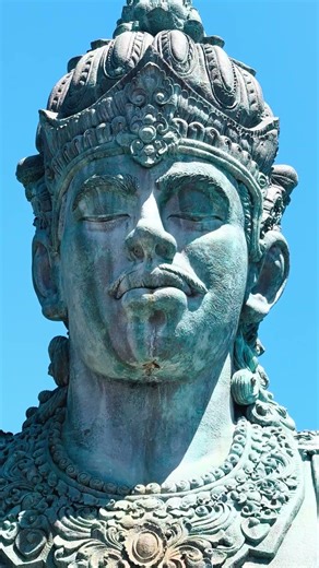 This Bali Temple Feels Unreal 😳🇮🇩 | Giant Statues & Sacred Water Pool