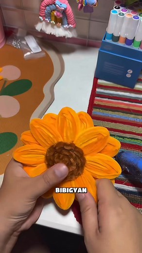 497K views · 6.8K reactions | Big sunflower basic tutorial✅ #fuzzywire #sunflowertutorial #diycraftsph #craftideasph #fuzzywireart #fypageシ | Craft Corner | Facebook