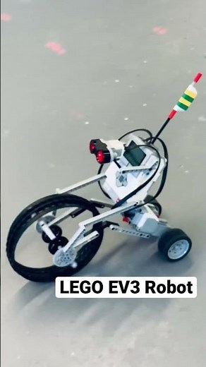 SHORT - LEGO Mindstorms EV3 Robot