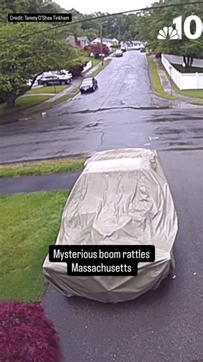 People from Delaware to Montreal reported hearing a boom on Saturday that experts say was a meteor that exploded over Massachusetts. #boom #massachusetts #mysteriousboom
