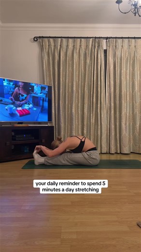 It all starts with small daily habits. Yoga and stretching doesn’t have to be pretty or fancy. Just give yourself 5 minutes a day to stretch and breathe and you’ll notice your flexibility improve and improve your mobility. So put on some Olivia dean and stretch 😂 #fyp #yoga #stretching #hamstringstretch #injuryprevention