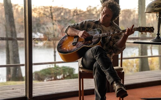 Springsteen - Liberami dal nulla, trama e cast del film con Jeremy Allen White