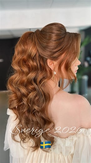 Cathrine Heieren Hansen on Instagram: "Snart er det endelig klart for første masterclass i Sverige i samarbeid med @harologi.se og @pivotpointnordic 🇸🇪 Den 26. januar starter jeg i Helsingborg, 27. januar fortsetter vi i Lund, og 28. januar avslutter vi i Karlskrona 🔥 Dette blir intense, inspirerende dager fylt med kunnskap, teknikker og ekte hands-on læring. Perfekt for deg som vil utvikle deg videre, løfte ferdighetene dine og få ny inspirasjon i hverdagen ✨ Har du meldt deg på? Plassene er