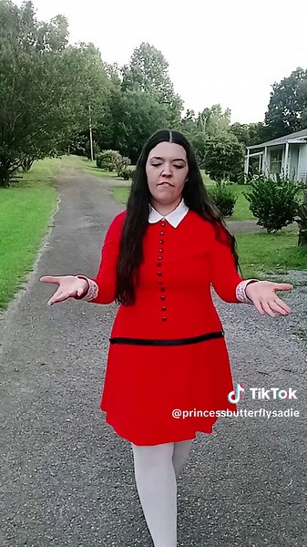 Veruca Salt Dancing in Cosplay Video