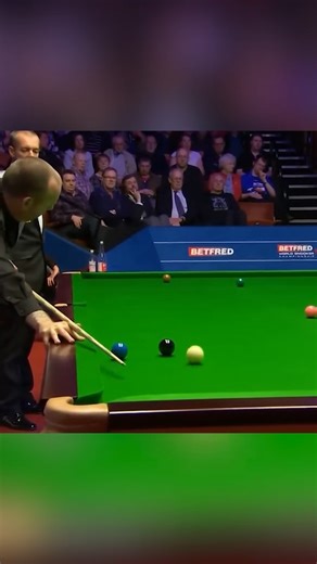 Mark Williams decides to level the playing field... By shutting his eyes. | WST