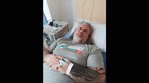 DER Kampf meines LEBENS - ein vorläufiges RESÜMEE! Es ist die schwerste Prüfung meines Lebens und selbstverständlich habe ich sie angenommen. Ich danke Euch von Herzen für Eure fortwährende Unterstützung und Euren Zuspruch! Der erste Intensiv-Blog meiner alternativen Therapie liegt nun hinter mir. 8 Wochen, 6 Tage die Woche mit Höhen und Tiefen! Momentan sind keine sichtbaren Tumore mehr vorhanden, allerdings handelt es sich bei mir um eine systemische Erkrankung (Non Hodgkin) und darum geht der