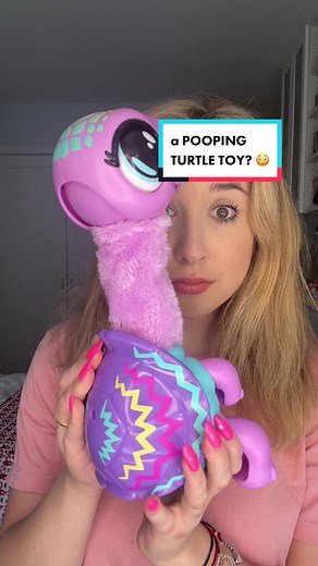 a POOPING TURTLE TOY? 😳 ib @DAVID DOBRIK #funny #comedy #funnyvideos