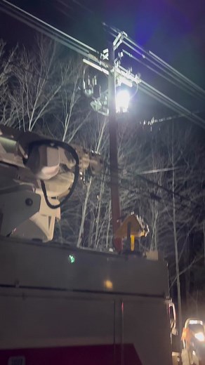 Pop Quiz: Do you A) Pull the doors open B) Open the next closest source C) Let it burn to the ground D) Or just buy some Alpha Line gear and let someone else handle it? #powerlines #buckettruck #highvoltage #linelife #lineman #ibew #alphalinethread #journeymanlineman #linemanappreciation #powerlineman #thankalineman #linejunk #utilityworker #poleclimber #woodwalker #linepride #linemanapparel #smallbusinessowner #smallbusiness #constructiontips