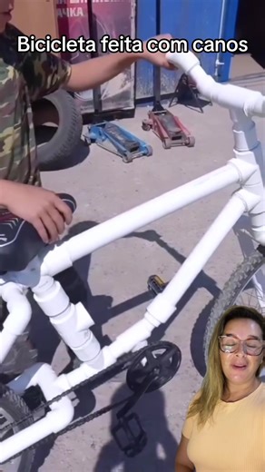 Bicicleta Criativa Feita com Canos de PVC