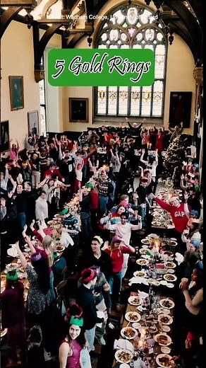 Oxford students sing The Twelve Days of Christmas 🎄 #OxfordUniversity