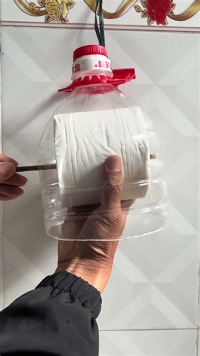 DIY Plastic Bottle Tissue Holder | Smart Bathroom Hack ♻️🧻