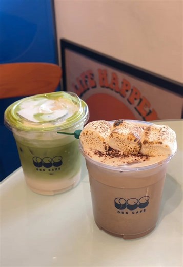 Found another neighborhood and work-friendly cafe at balic balic! 😽 love the blue and orange vibe plus the drinks!! 💙🧡 oss special latte ☕️ sea salt matcha oat 🍵 @OSS Cafe 📍 1968 G. Tuazon St. Sampaloc, Manila 🕘 Open daily | 9am-2am 🔌 with sockets & free wifi! 🎲 with board games 🚥 accessible via Balic Balic Espana or Balic Balic Quiapo jeepney #osscafe #cafeideas #cafehopping #neighborhoodcafe #sampalocmanila