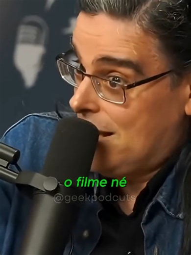 Guilherme Briggs fala sobre a dificuldade de dublar Jim Carrey no Grinch