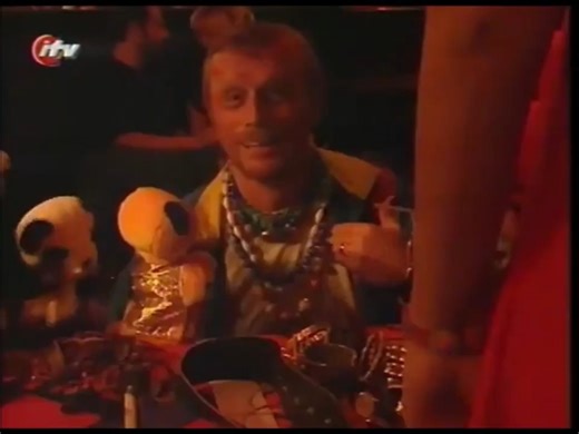 📺 'Sooty & Co' Monday 28 October 1996 - ITV: 16:05 Sooty and the gang round off their Spanish holiday by going clubbing. #sooty | Bernie Briffa