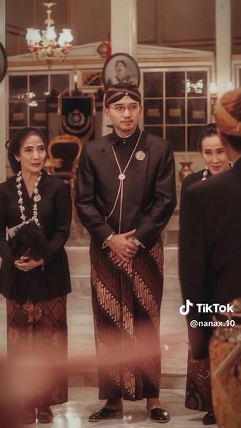 K.G.P.A.A. MANGKOENAGORO X #gustibhre #bhresudjiwo #mangkunegaran #kgpaamangkunegarax #solo