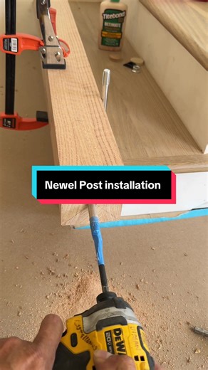Como instalar un poste nuevo el las escaleras #woodworking #fypシ #paratii