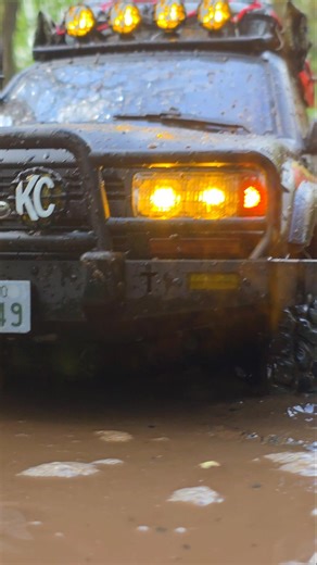 FCX10 Toyota Life! 😎 #rc #mud #truck #radiocontrol
