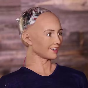 652K views · 890 reactions | Here's what Sophia the humanoid robot thinks of bitcoin, Trump and artificial intelligence. | CNBC International | Facebook