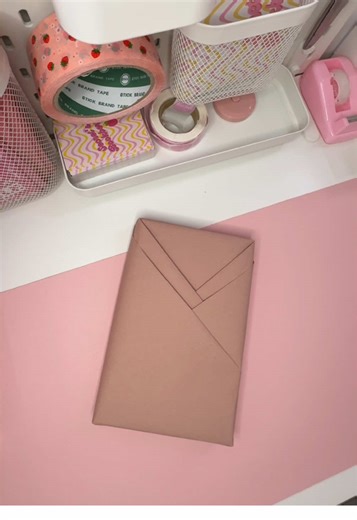 Prepara conmigo un Secret Book paso a paso. Parte 1. Like para ver el resultado final ☺️🩷🌸 #secretsbookberry #libros #librossorpresa #regalos #romance