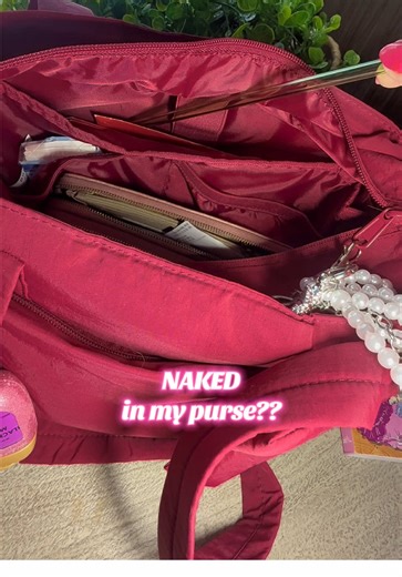 I love reusable straws. I do not love them free-floating in my purse like they pay rent. This capsule keeps my glass straw clean, protected, and not touching whatever mystery items live in my bag. Minimal. Sealed. Zero chaos. If you’ve ever hesitated to use your reusable straw because your purse is unhinged — this solves it. It’s linked. @Ninth Calico #reusablestraw #sustainableswaps #tiktokshopfinds #tiktokshop #reusablestraws