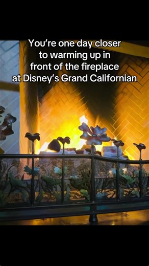 One of my fav places to hang out. They have snacks, a gift shop and outlets to charge my phone! The little kid seating area is super adorable. This is also the closest I’ll ever get to being able to stay at the Grand. I’m not in that tax bracket yet. 😎💋