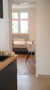 In Top-Lagen von München, Erlangen und Nürnberg verwandeln wir Bestandsbauten in neuwertig sanierte Co-Living-Wohnungen. Dabei kümmern wir uns im Rund-um-Sorglos Paket um alles! Ihre Vorteile auf einen Blick: Hohe Mietrenditen durch WG-Vermietung (bis zu 5,7% bei konservativ angesetzter Miete) 🏦 Steuervorteil: Hohe Steuerrückerstattungen durch Absetzen der Renovierungsleistungen als Werbungskosten möglich 📍 Standortvorteil: München & Erlangen sind Deutschlands beste Standorte nach dem Prognos®
