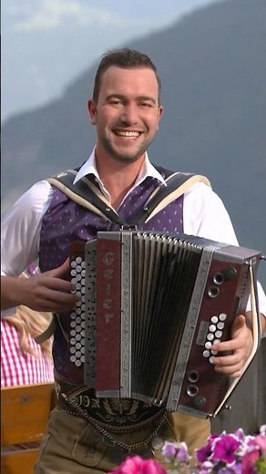 👆👆 Kennst du das neue Video der ALMPRINZEN schon? #volksmusik #steirischeharmonika #jodel