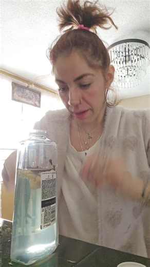 AleXa y Julián Álvarez: Afuera está lloviendo