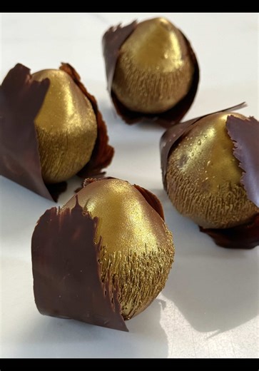 ‏golden hazelnut caramel dessert @מיכאל זורין
