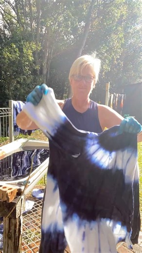 How long does it take to wash out and clean up 13 Infigo white #teamcoroki hoodies? 💙 #sewcialdyes #tiedyeaustralia #fabricartist #handdyed #icedyedbedding #customtiedye #rainbowtiedye #handdyedaustralia #icedyeaustralia #handdyedbedding | Sewcial Dyes - Fabric Artist
