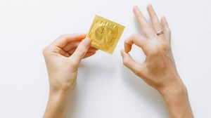 Should Flavoured Condoms Be Used Only for Oral Sex? Are They Safe for Vaginal or Anal Sex? Purpose, Safety Tips and Best Practices for Using Flavoured Condoms | 🤝 LatestLY