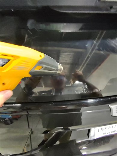 🪟 Back Window Shrinking for Window Tint | Expert Installation at K&D Auto Spa – Shelby Twp, MI Check out the process of shrinking a curved back window before applying ceramic window tint — a crucial step for a perfect, bubble-free finish. ✅ Clean, seamless coverage ✅ No creases or gaps ✅ Professional results that last Our ceramic tint isn’t just for looks — it delivers serious protection: ✅ Blocks up to 99% of harmful UV rays ✅ Reduces interior heat & glare ✅ Protects upholstery from fading ✅ E