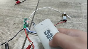 12V DC Motor Drive Forwards and Reverse Controller Module Switch, DC 3V~18V 433Mhz RF Wireless Remote Electric Push Rod Motor Controller for Rolling Door, Electric Curtains/Locks, Water Pump