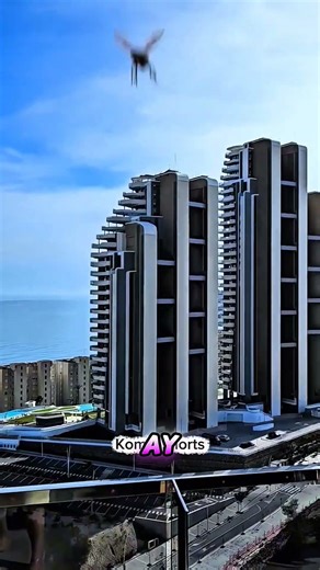 DEV SİNEK EVİMİZDE 😱😱😱