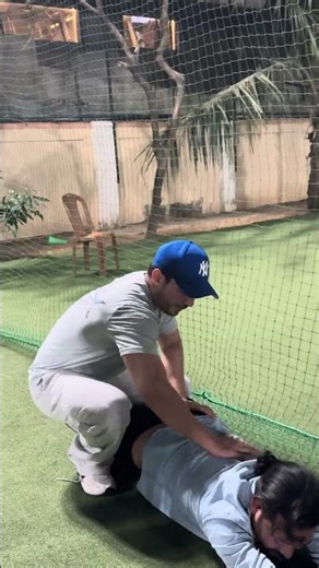 Actor Arjun Bijlani Spotted In The City media person got hit Arjun